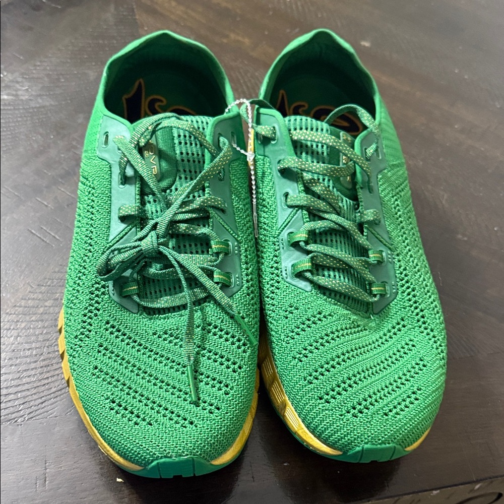 Under Armour HOVR Sonic 2 NCAA Notre Dame Fighting Irish